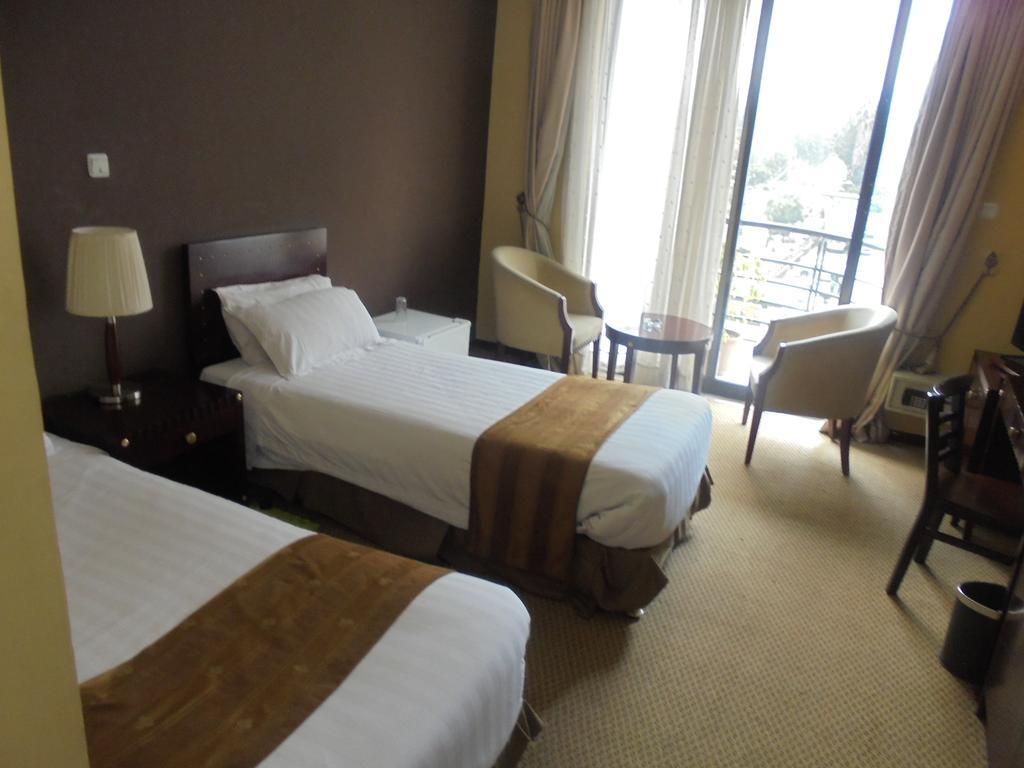 Soramba Hotel Business Plc Addis Ababa Exterior foto