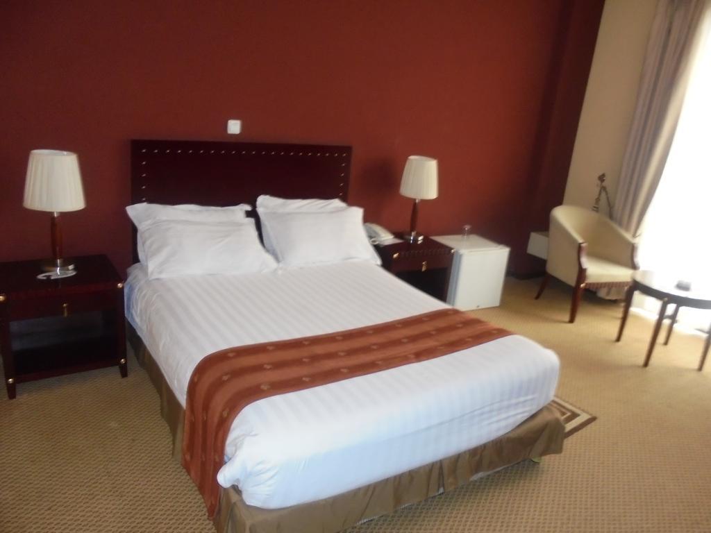 Soramba Hotel Business Plc Addis Ababa Exterior foto