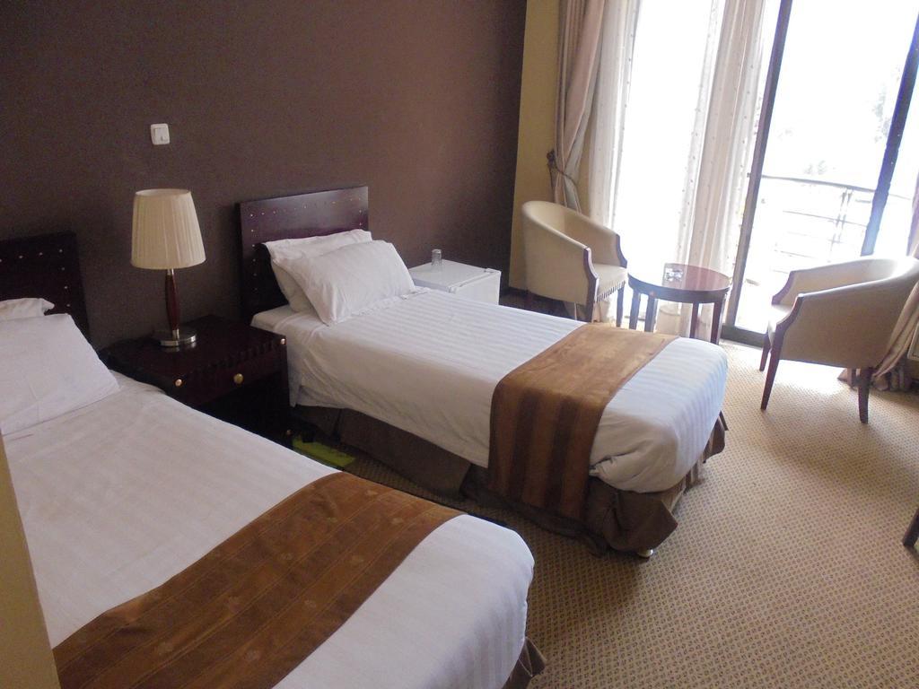Soramba Hotel Business Plc Addis Ababa Exterior foto