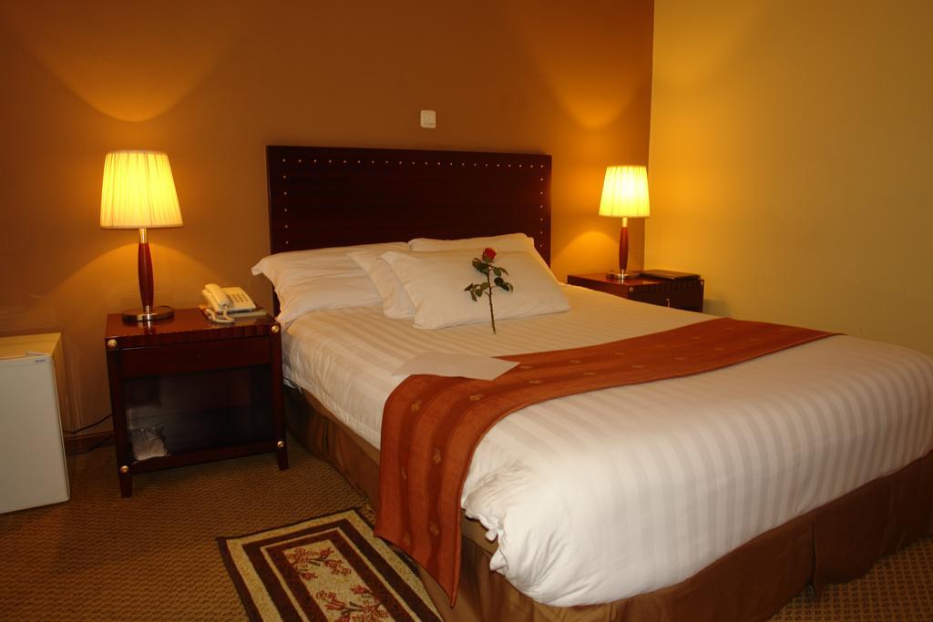 Soramba Hotel Business Plc Addis Ababa Exterior foto