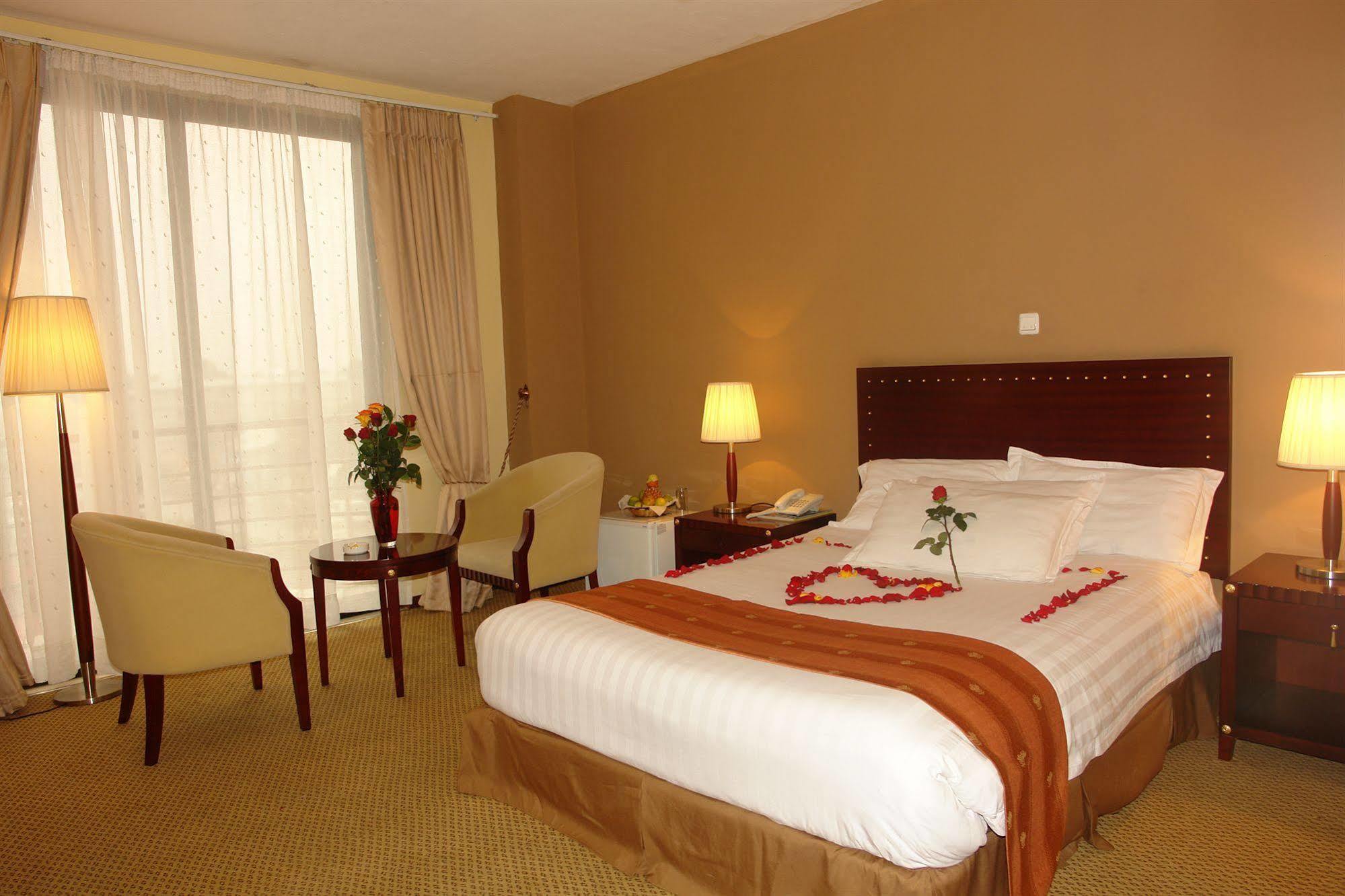 Soramba Hotel Business Plc Addis Ababa Exterior foto
